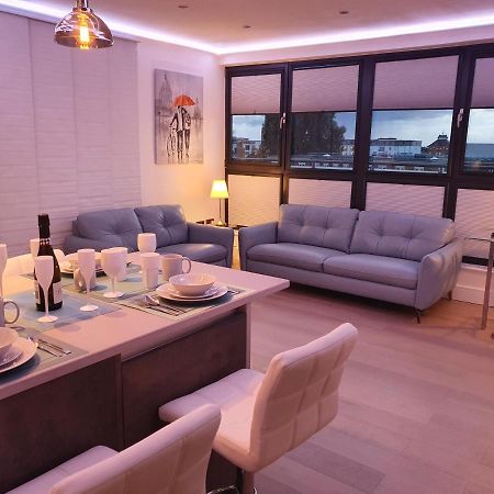 Central Penthouse With Hot Tub & Views 23 Cheltenham Exterior foto